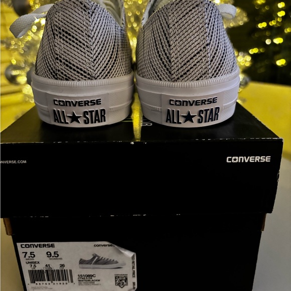 Brand New - Never worn converse - All Star Chuck Taylor’s 2 - Picture 5 of 9